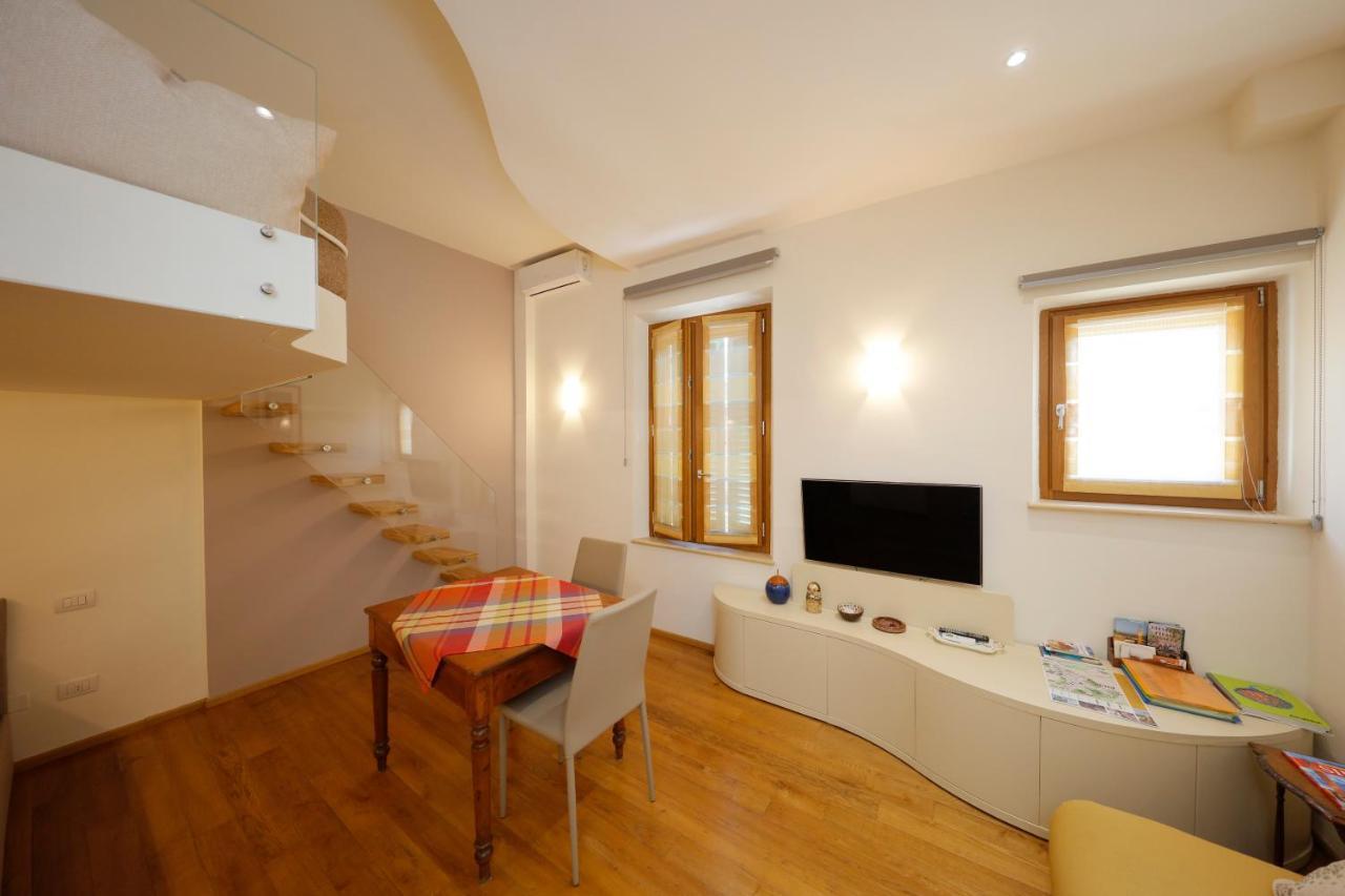 Siena Uptown - Sabrina'S Cozy Apartment Екстериор снимка