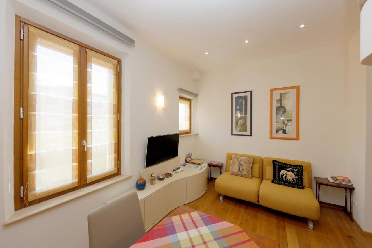 Siena Uptown - Sabrina'S Cozy Apartment Екстериор снимка
