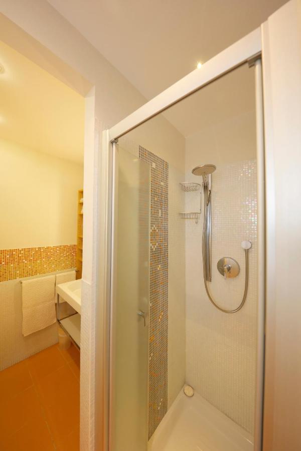 Siena Uptown - Sabrina'S Cozy Apartment Екстериор снимка
