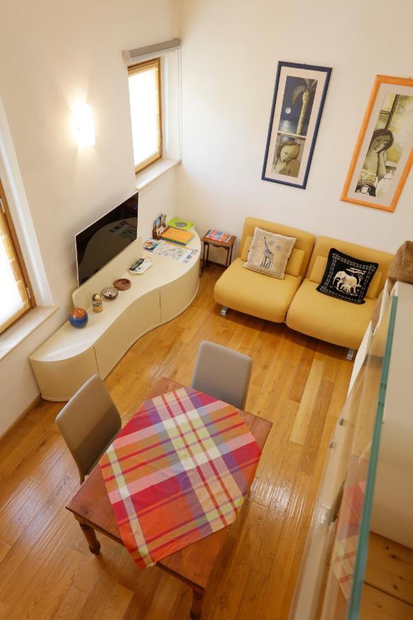 Siena Uptown - Sabrina'S Cozy Apartment Екстериор снимка