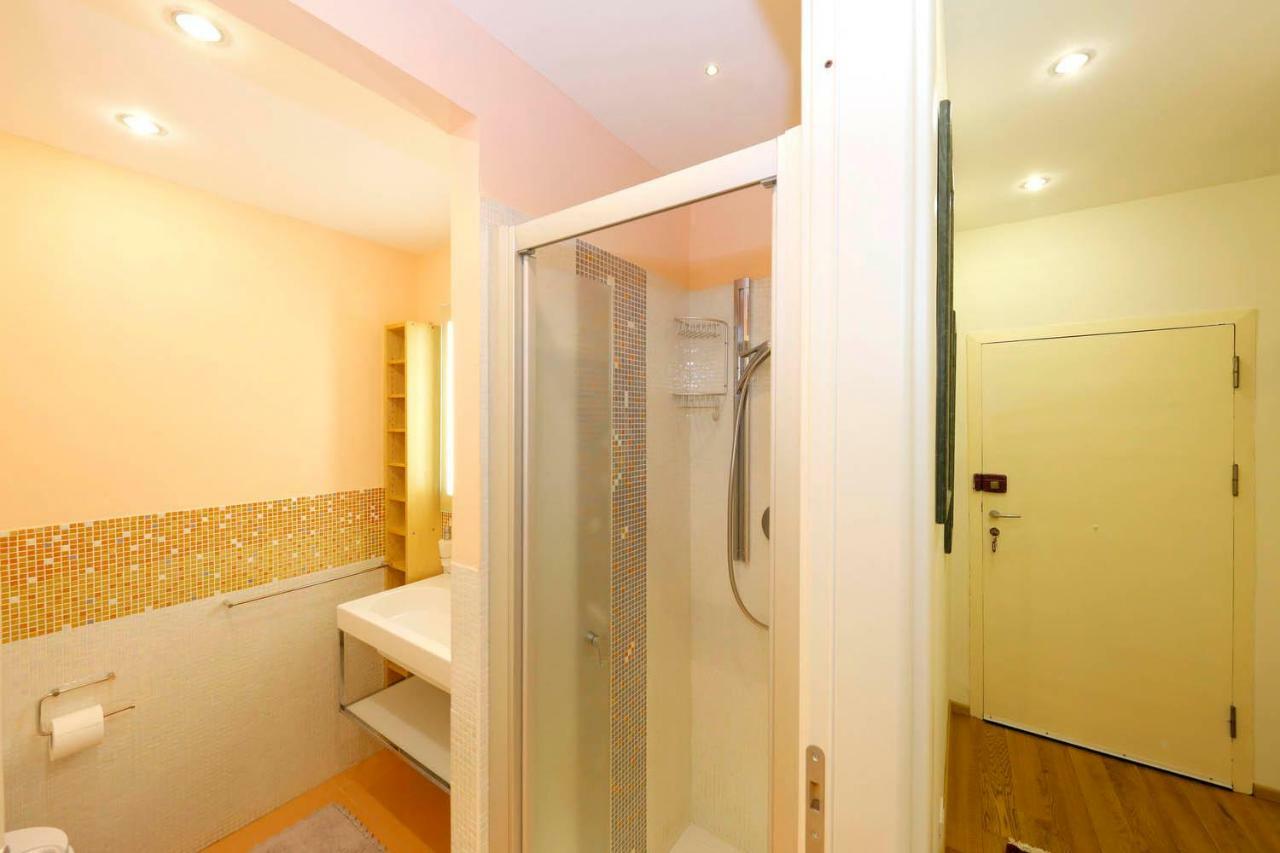 Siena Uptown - Sabrina'S Cozy Apartment Екстериор снимка