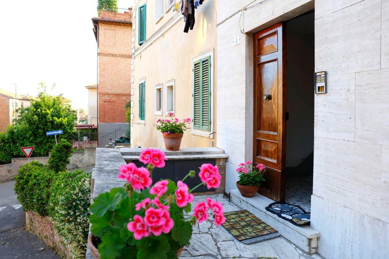 Siena Uptown - Sabrina'S Cozy Apartment Екстериор снимка