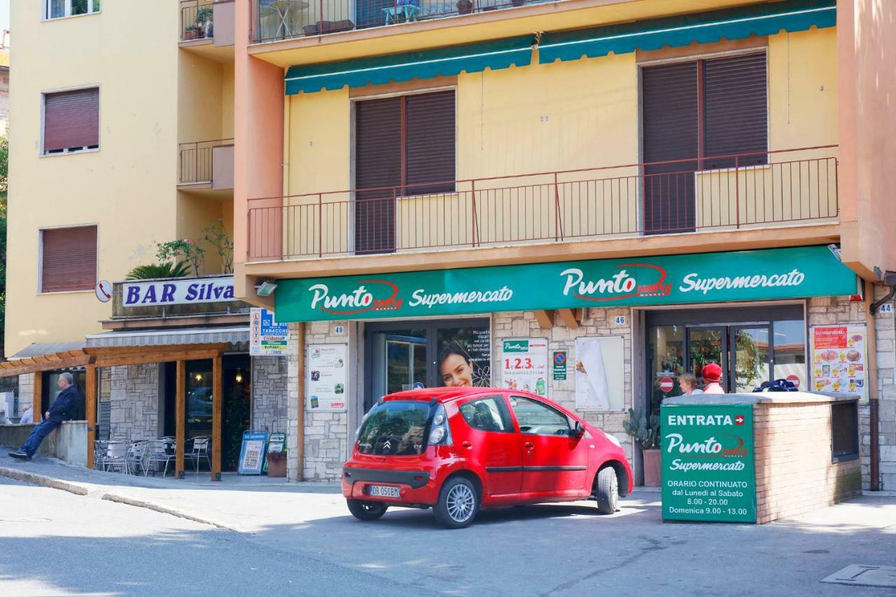 Siena Uptown - Sabrina'S Cozy Apartment Екстериор снимка