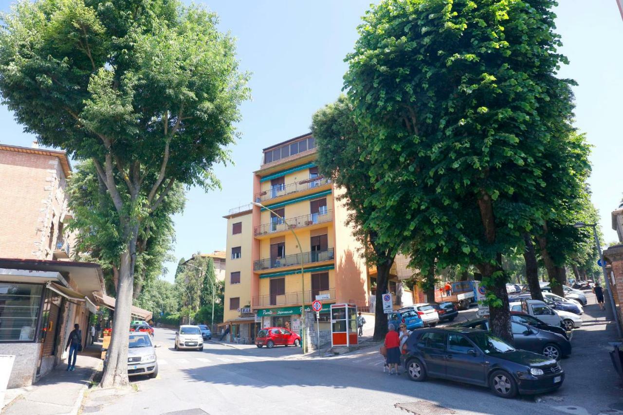 Siena Uptown - Sabrina'S Cozy Apartment Екстериор снимка